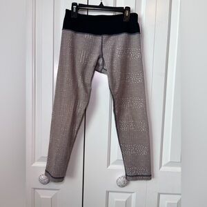 Vuori The Rise The Shine Cropped Capris Yoga Leggings Women’s Small